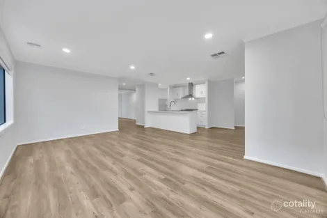 Property photo of 33 Snipe Drive Strathtulloh VIC 3338