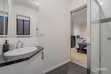 Property photo of 23 Discovery Close Craigieburn VIC 3064