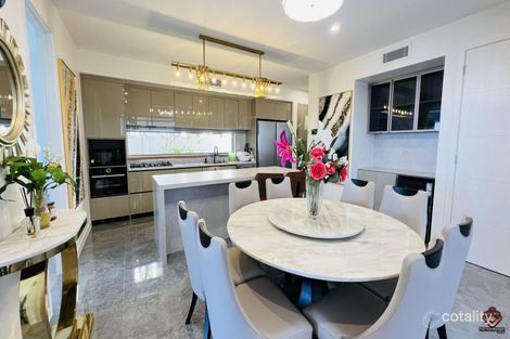 Property photo of 88 Sir Bruce Small Boulevard Benowa QLD 4217