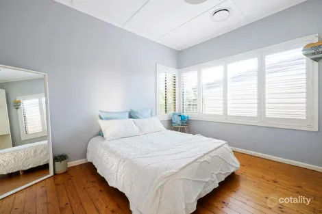 Property photo of 65 Waratah Parade Narraweena NSW 2099