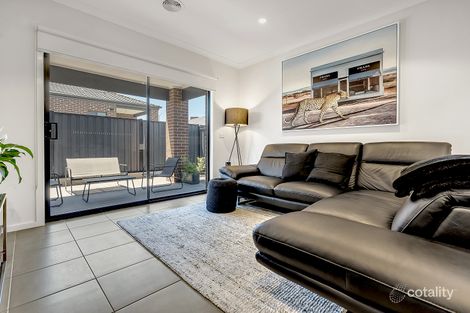 Property photo of 31 Hues Street Craigieburn VIC 3064