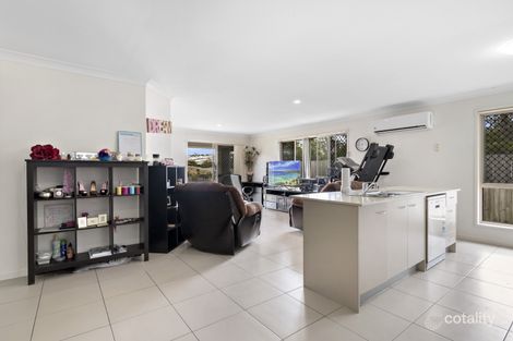 Property photo of 10 Somerset Terrace Holmview QLD 4207
