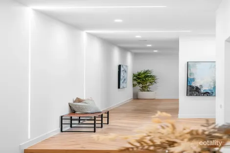 Property photo of 18 Greendale Road Doncaster East VIC 3109