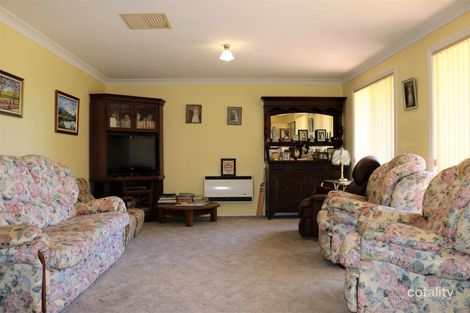 Property photo of 35 Petticoat Lane Young NSW 2594