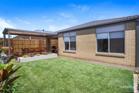 Property photo of 24 Eaglecrest Avenue Fraser Rise VIC 3336