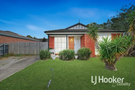 Property photo of 2 The Glade Hampton Park VIC 3976