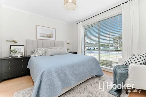 Property photo of 2 The Glade Hampton Park VIC 3976