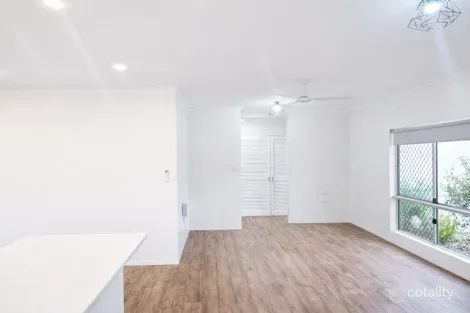 Property photo of 22 Kangaroo Street Bentley Park QLD 4869