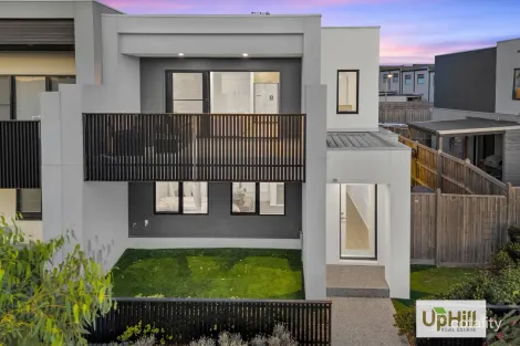 4 Coorabulka Walk, Clyde North, VIC 3978