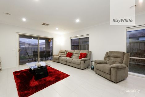 Property photo of 1 Glenfern Street Keysborough VIC 3173