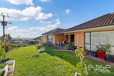 18 Parslow Rd, Para Hills, SA 5096