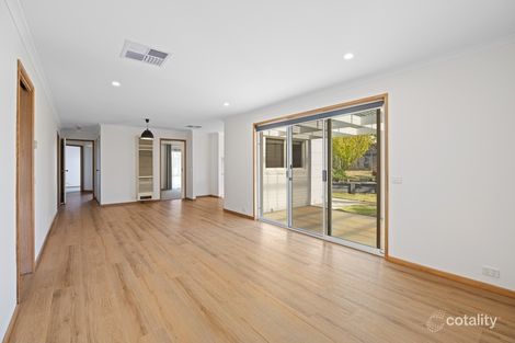 Property photo of 8 Avondale Drive Wodonga VIC 3690