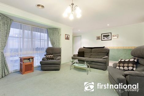 Property photo of 12 Fleming Terrace Pakenham VIC 3810