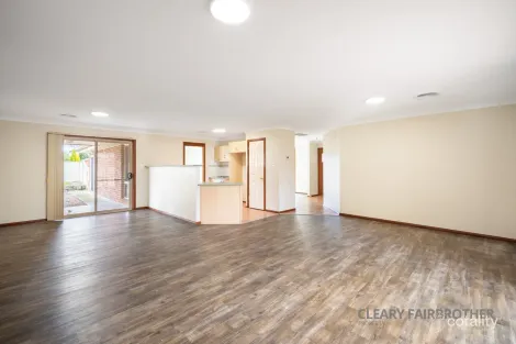 Property photo of 2 Roxburgh Drive Kelso NSW 2795