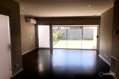 Property photo of 23 Domain Way Craigieburn VIC 3064