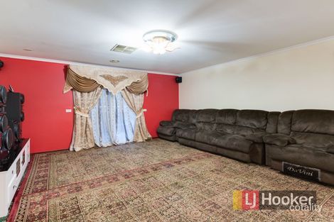 Property photo of 3 Forsyth Court Cranbourne North VIC 3977