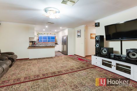 Property photo of 3 Forsyth Court Cranbourne North VIC 3977