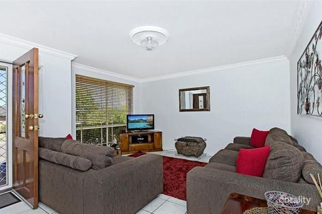 Property photo of 10 Blue Gum Court Mount Hutton NSW 2290