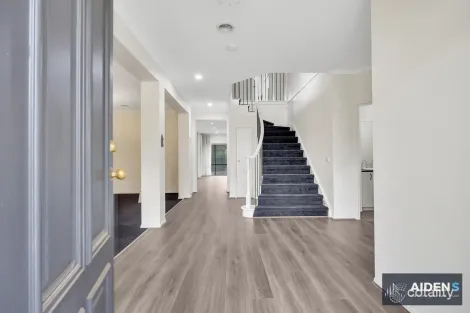 Property photo of 19 The Close Caroline Springs VIC 3023