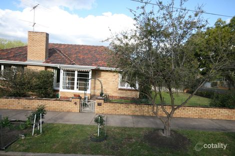 24 Douglass St, Manifold Heights, VIC 3218