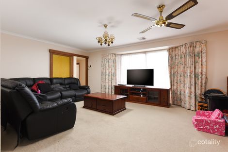 Property photo of 25 Dorchester Crescent Carrum Downs VIC 3201