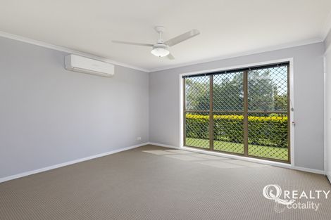 Property photo of 11 Clifton Crescent Durack QLD 4077