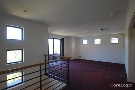 Property photo of 32 Gillon Street Karawara WA 6152