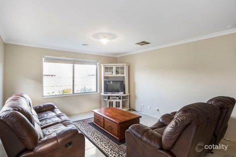 Property photo of 37 Riviera Drive Hillside VIC 3037