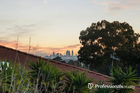 Property photo of 34 Cupello Drive Swan View WA 6056