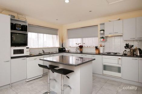 Property photo of 11 Grinstead Court Craigieburn VIC 3064