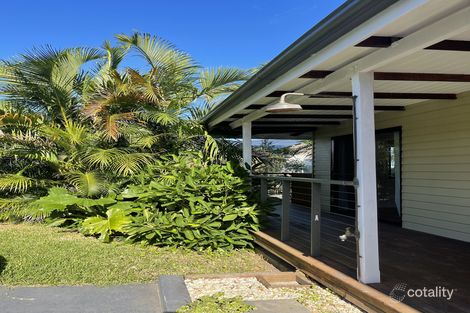 Property photo of 4 Putta Place Ocean Shores NSW 2483