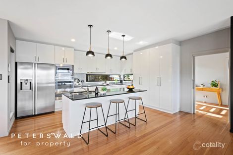Property photo of 28 Malunna Road Lindisfarne TAS 7015