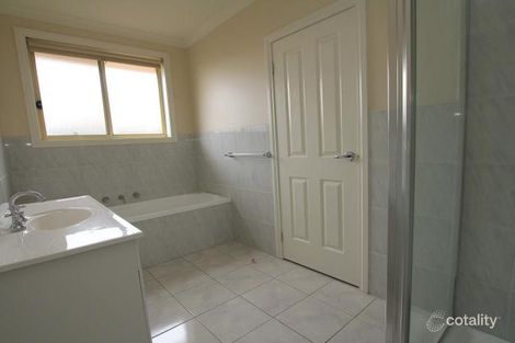 Property photo of 2/5 Verity Court Altona Meadows VIC 3028