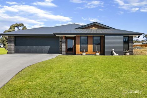 2 Coucal Ct, Meringandan West, QLD 4352