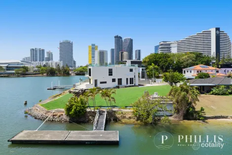 Property photo of 15 Lakeland Key Broadbeach Waters QLD 4218