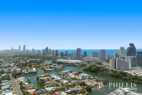 Property photo of 15 Lakeland Key Broadbeach Waters QLD 4218