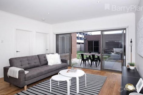 Property photo of 62 Grattan Cove Craigieburn VIC 3064