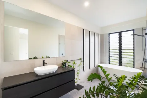 Property photo of 11 Seascape Close Palm Cove QLD 4879