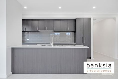 Property photo of 33 Malt Drive Manor Lakes VIC 3024