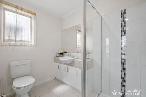 Property photo of 19 David Circuit Hillside VIC 3037