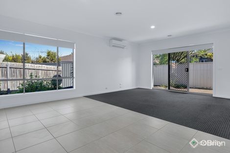 Property photo of 2/3 Fishburn Grove Harkness VIC 3337