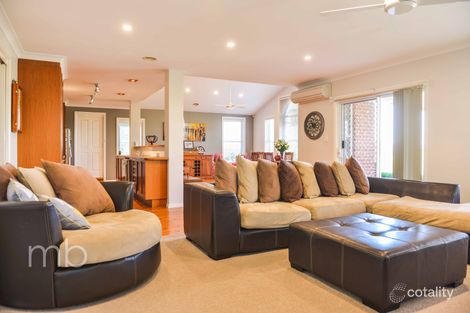 Property photo of 7 Hoskins Place Orange NSW 2800