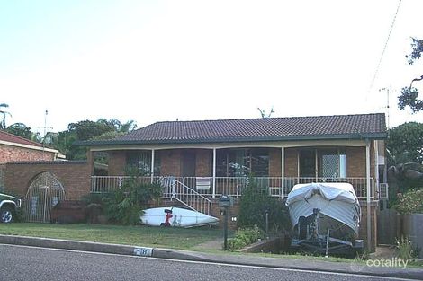 18 Bundella Ave, Lake Cathie, NSW 2445