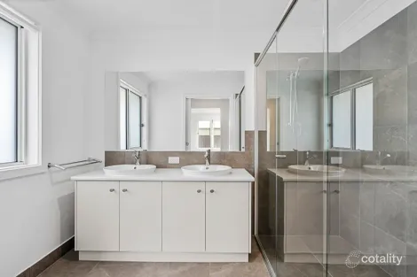 Property photo of 30 Lewis Crescent Finley NSW 2713