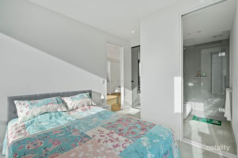 Property photo of 1009/77 Queens Road Melbourne VIC 3004