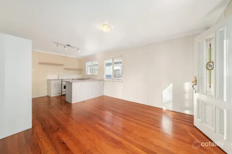 Property photo of 25 Tenth Avenue Sandgate QLD 4017