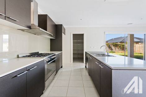 Property photo of 32 Simonson Way Williams Landing VIC 3027