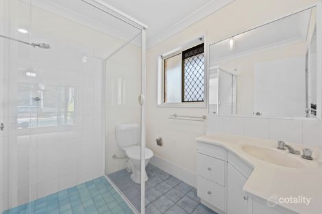 Property photo of 18 Oxford Crescent Bridgeman Downs QLD 4035