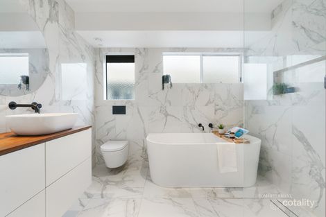 Property photo of 2/17 Laburnum Crescent Noosaville QLD 4566