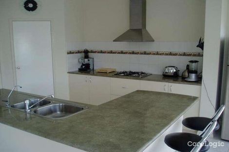 Property photo of 7 Finstall Close Caroline Springs VIC 3023